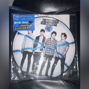 LIMITED EDITION 5SOS VYNIL